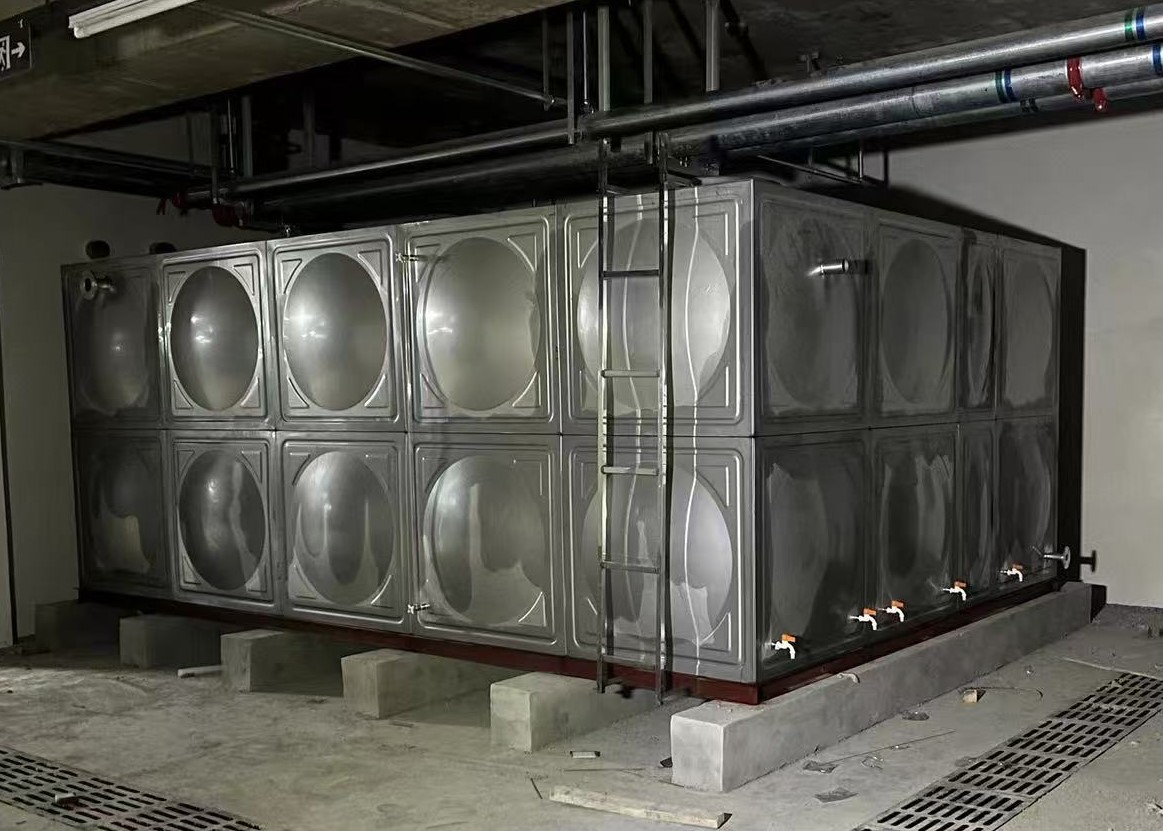 stainless steel water storage tanks